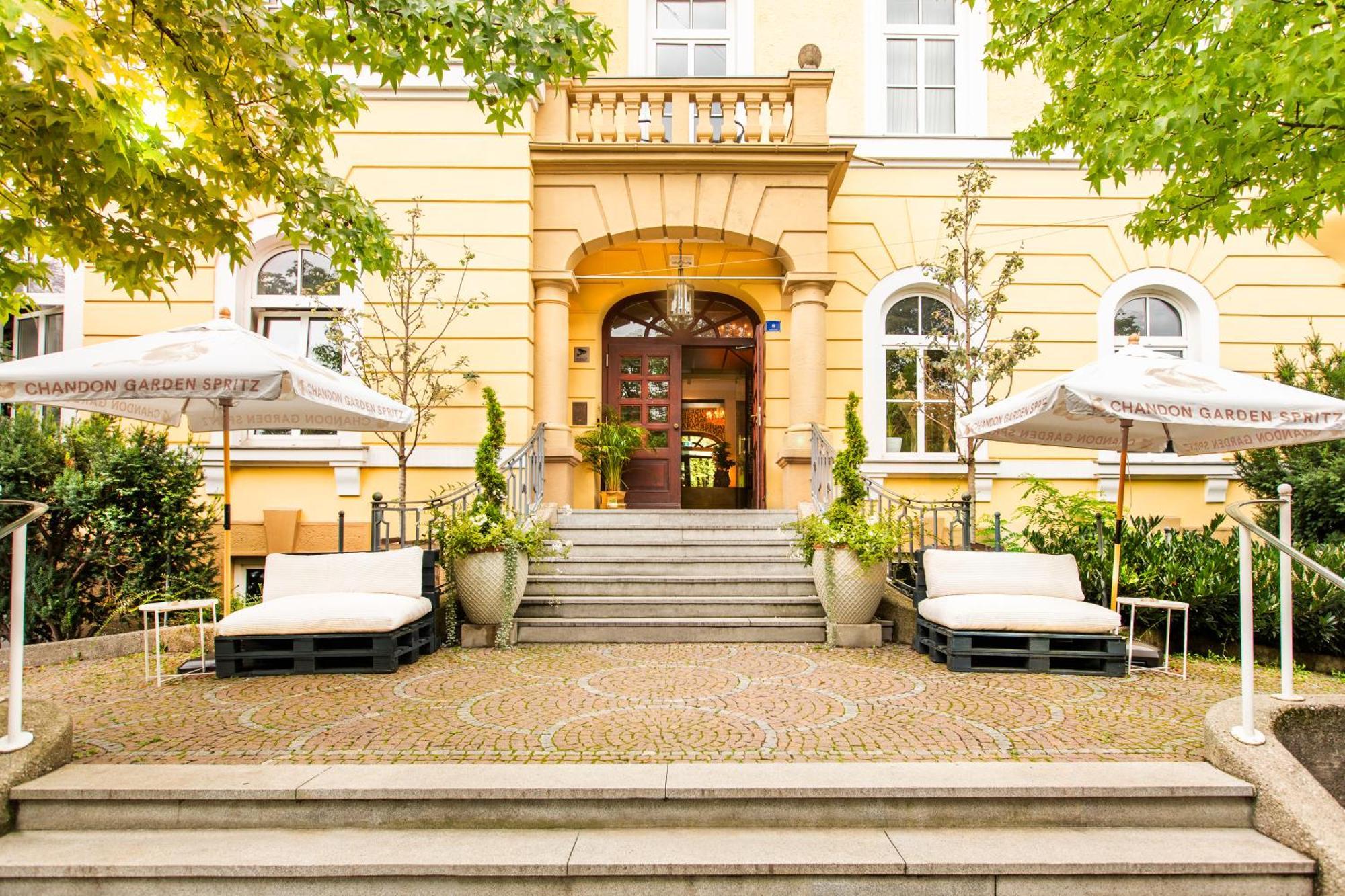 Boutique Krone 3* Munich